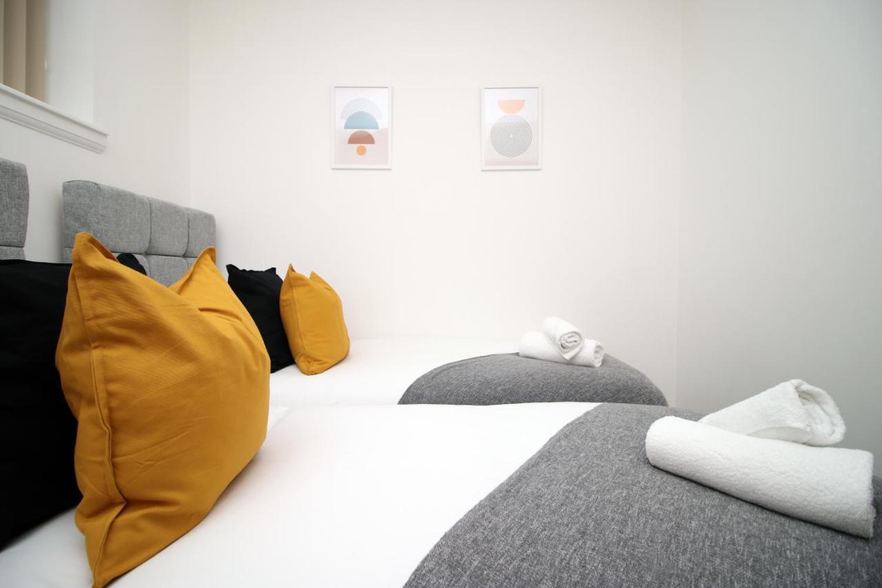 No 2 Under The Clock By Ssw - 2Br, Right In The City Centre, Sleeps 6 Κάρντιφ Εξωτερικό φωτογραφία