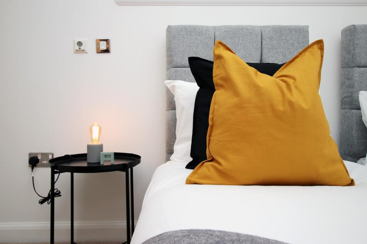 No 2 Under The Clock By Ssw - 2Br, Right In The City Centre, Sleeps 6 Κάρντιφ Εξωτερικό φωτογραφία