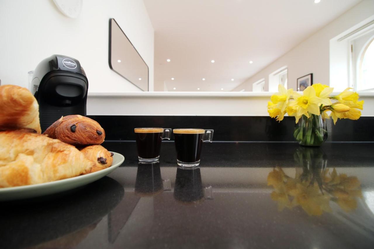 No 2 Under The Clock By Ssw - 2Br, Right In The City Centre, Sleeps 6 Κάρντιφ Εξωτερικό φωτογραφία