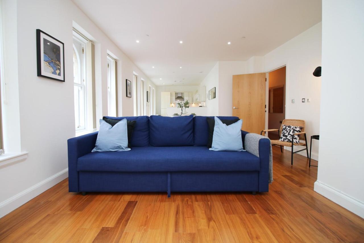 No 2 Under The Clock By Ssw - 2Br, Right In The City Centre, Sleeps 6 Κάρντιφ Εξωτερικό φωτογραφία